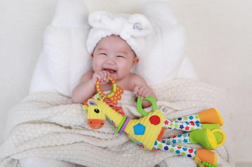 白银宝宝肚子胀气怎么办